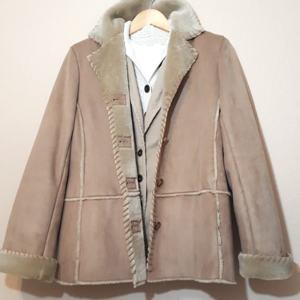 🌱 Vintage Jones New York So Faux Fur Coat